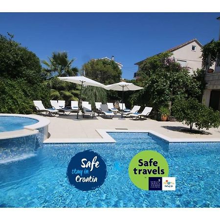 Villa Renipol Adults Only Сутиван Екстериор снимка