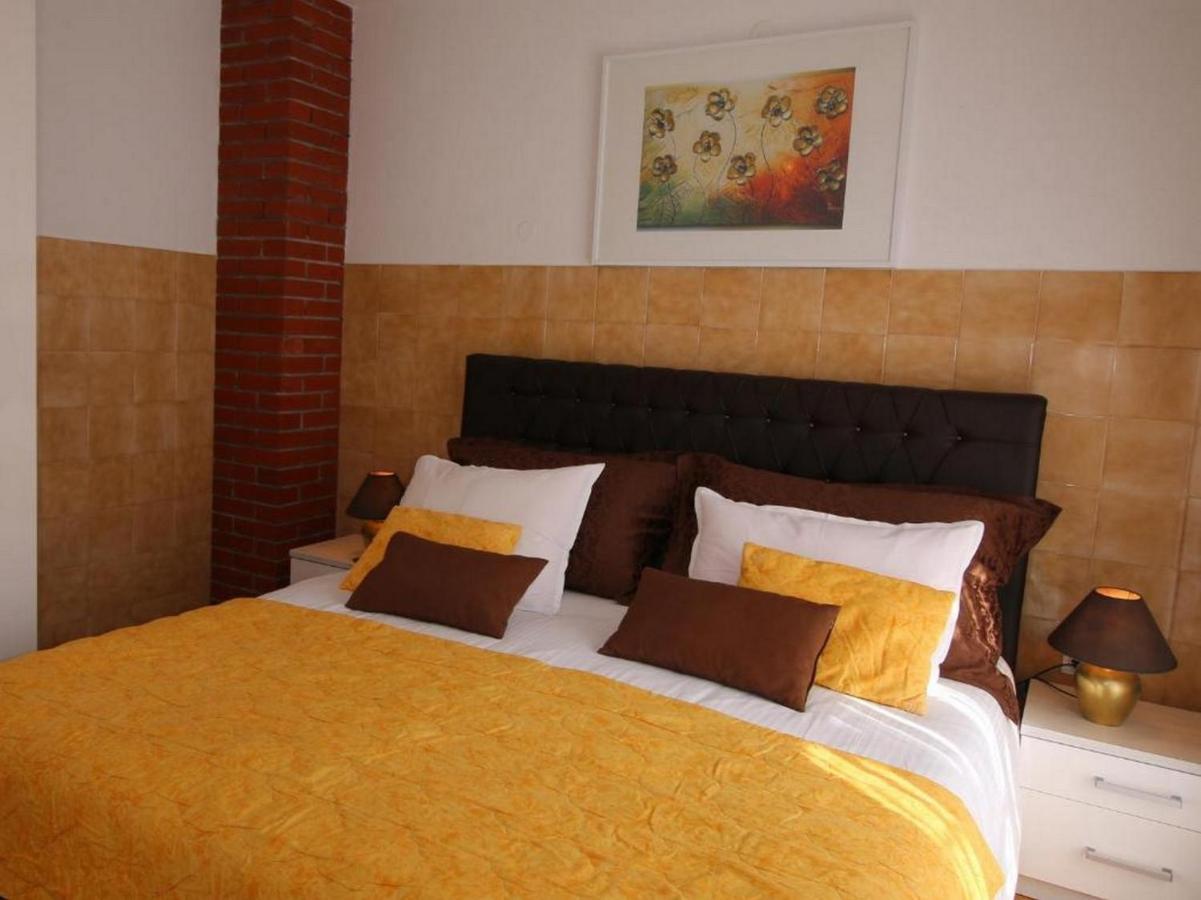 Villa Renipol Adults Only Сутиван Екстериор снимка