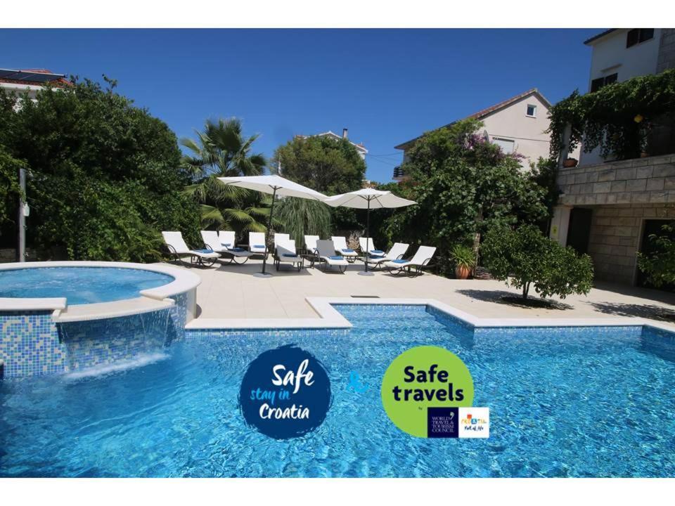 Villa Renipol Adults Only Сутиван Екстериор снимка