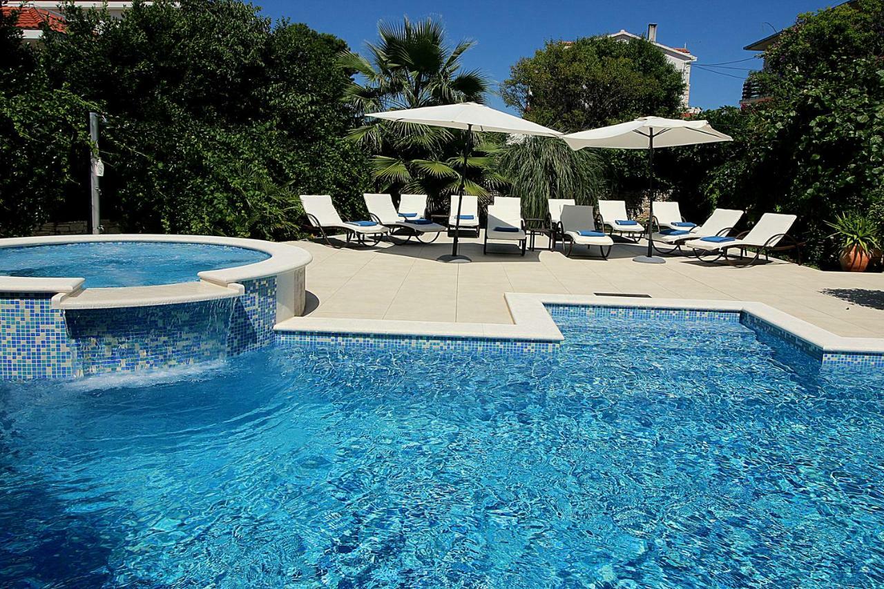 Villa Renipol Adults Only Сутиван Екстериор снимка